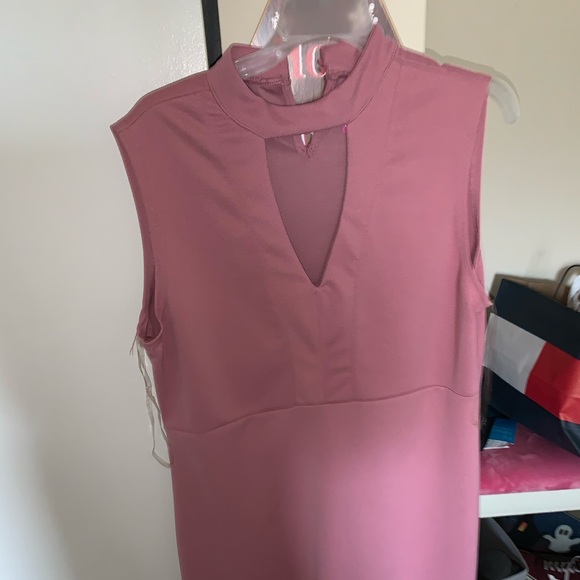 Dress - Picture 1 of 2